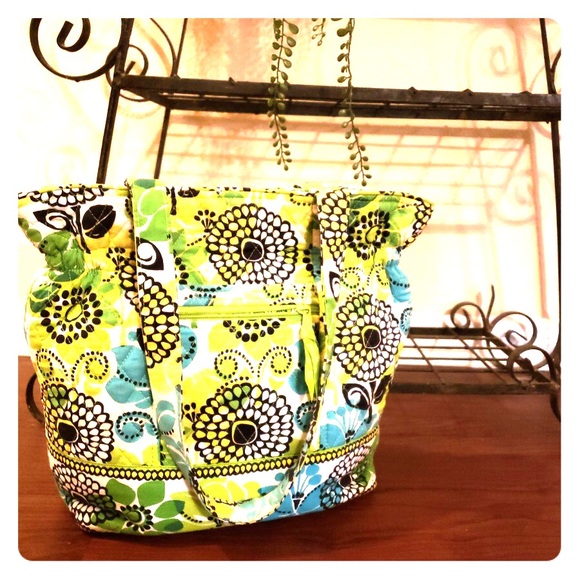 Vera Bradley Handbags - Vera Bradley tote